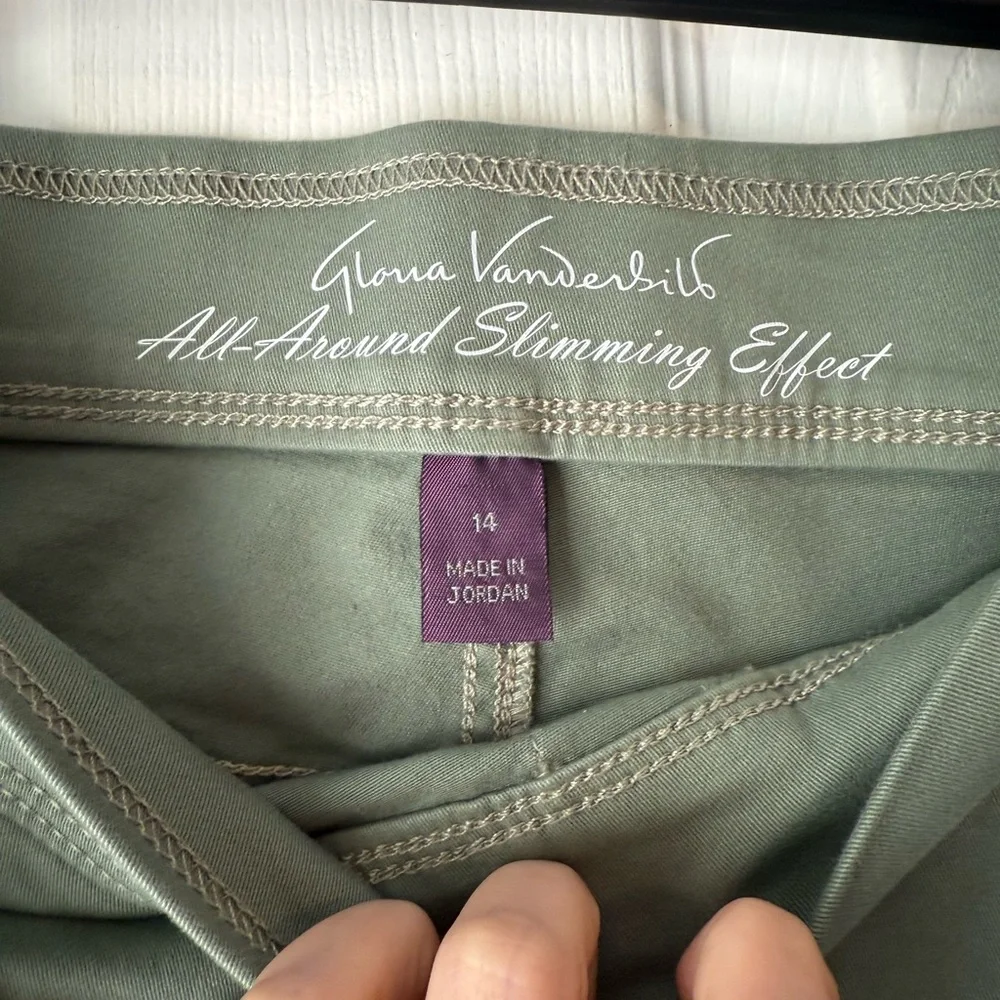 Gloria Vanderbilt Olive Green Slimming Pants - Picture 2 of 3